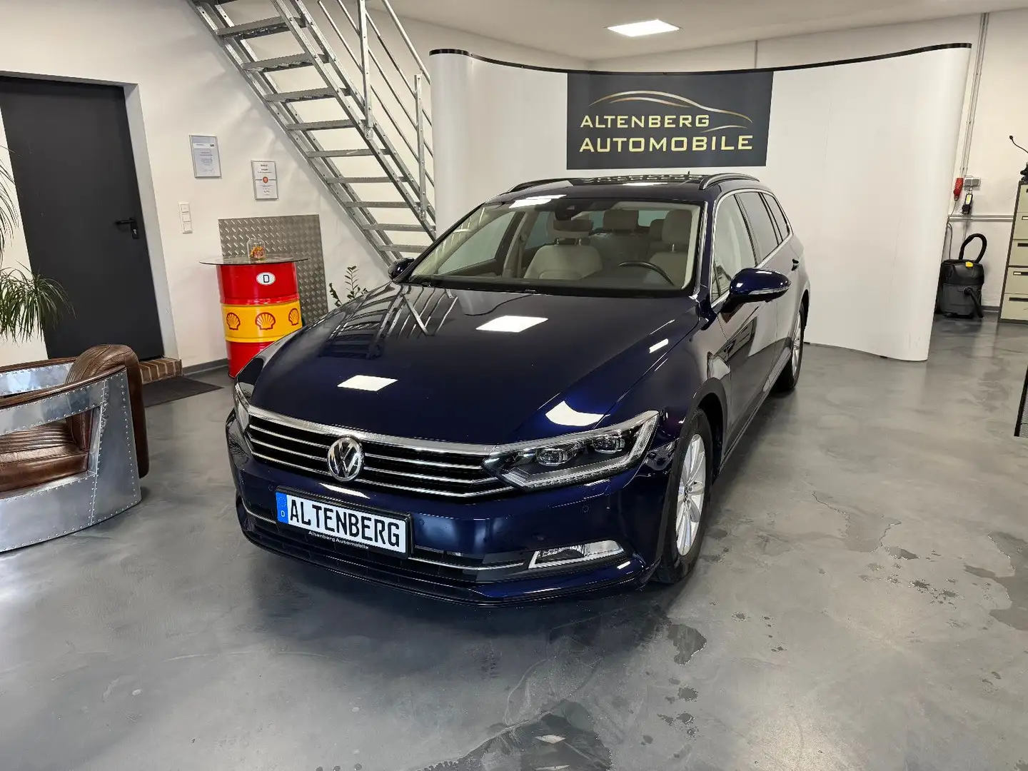 Volkswagen Passat Variant R-Line Pano LED DAB+ ACC Massage Bleu - 1