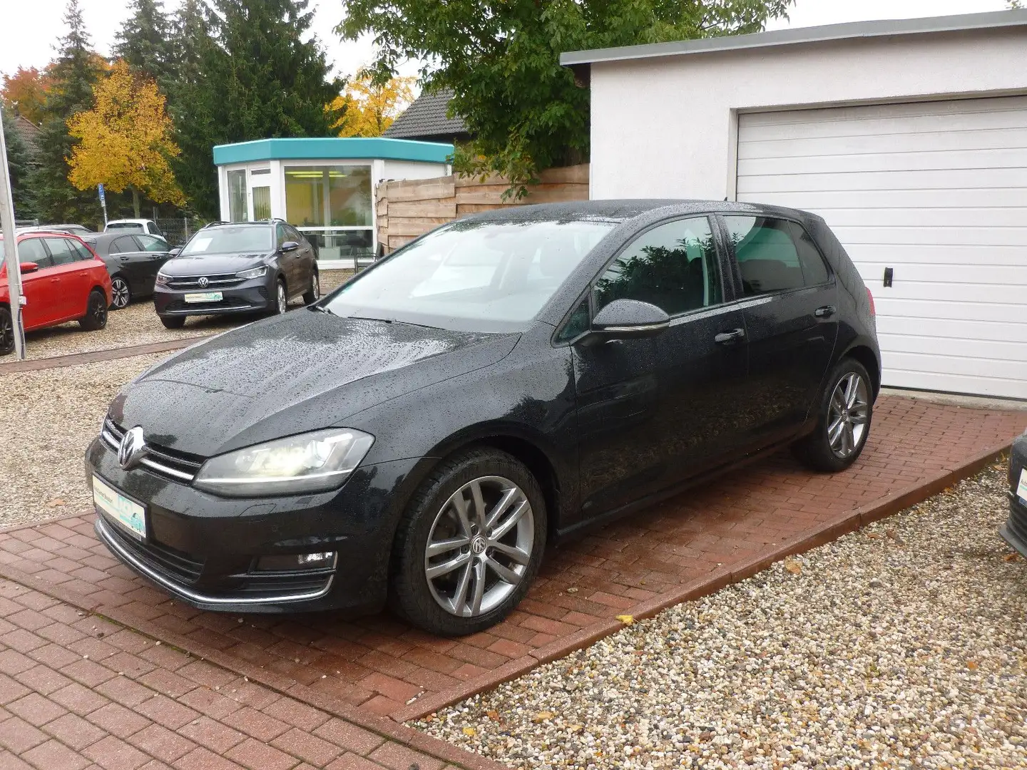 Volkswagen Golf VII Lim. Highline Klima/Navi/Bi-Xenon/MFL Schwarz - 1