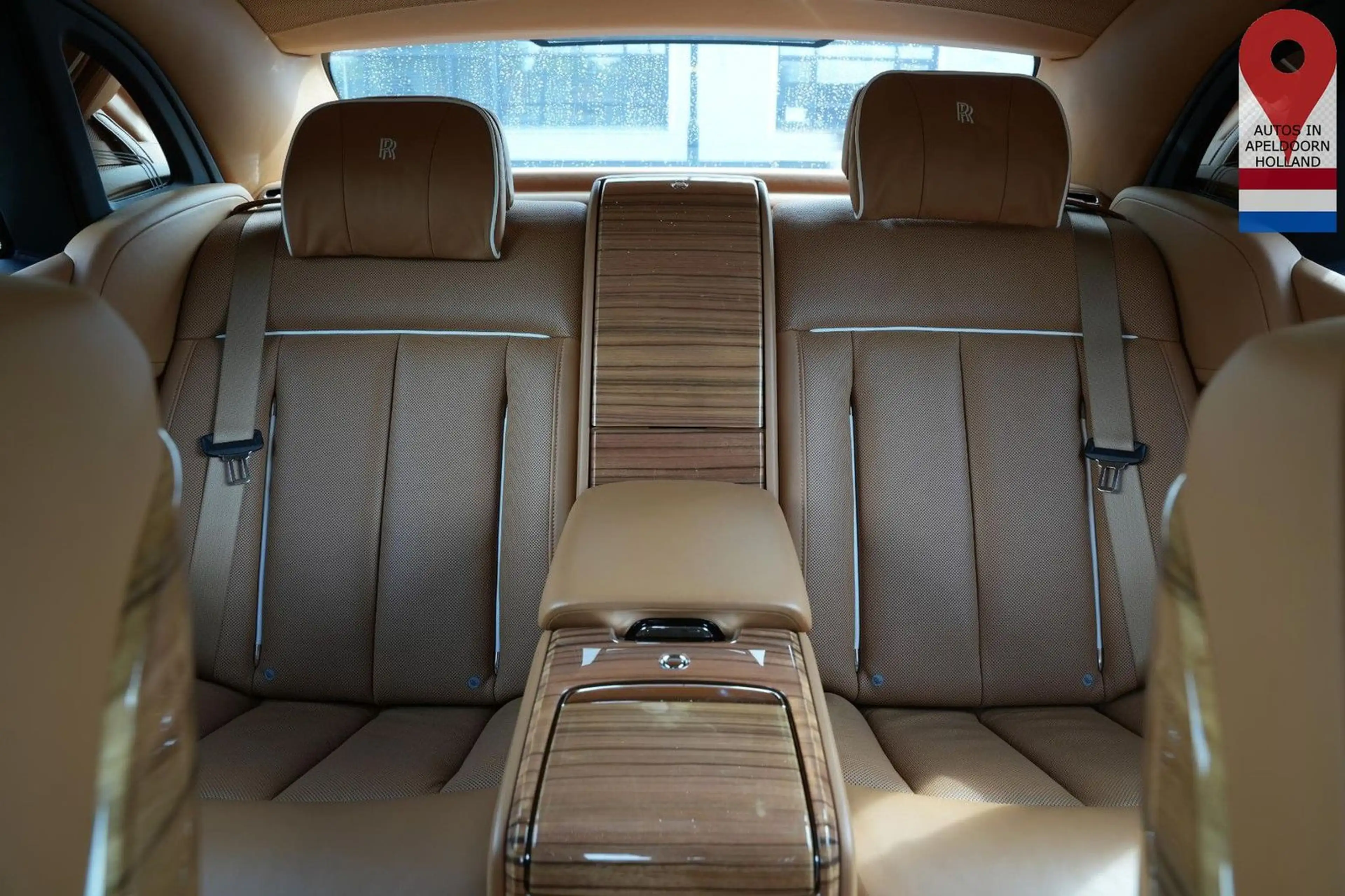 Rolls-Royce Phantom 6.7 V12 Starlight Headliner Rear Theatre — photo 13