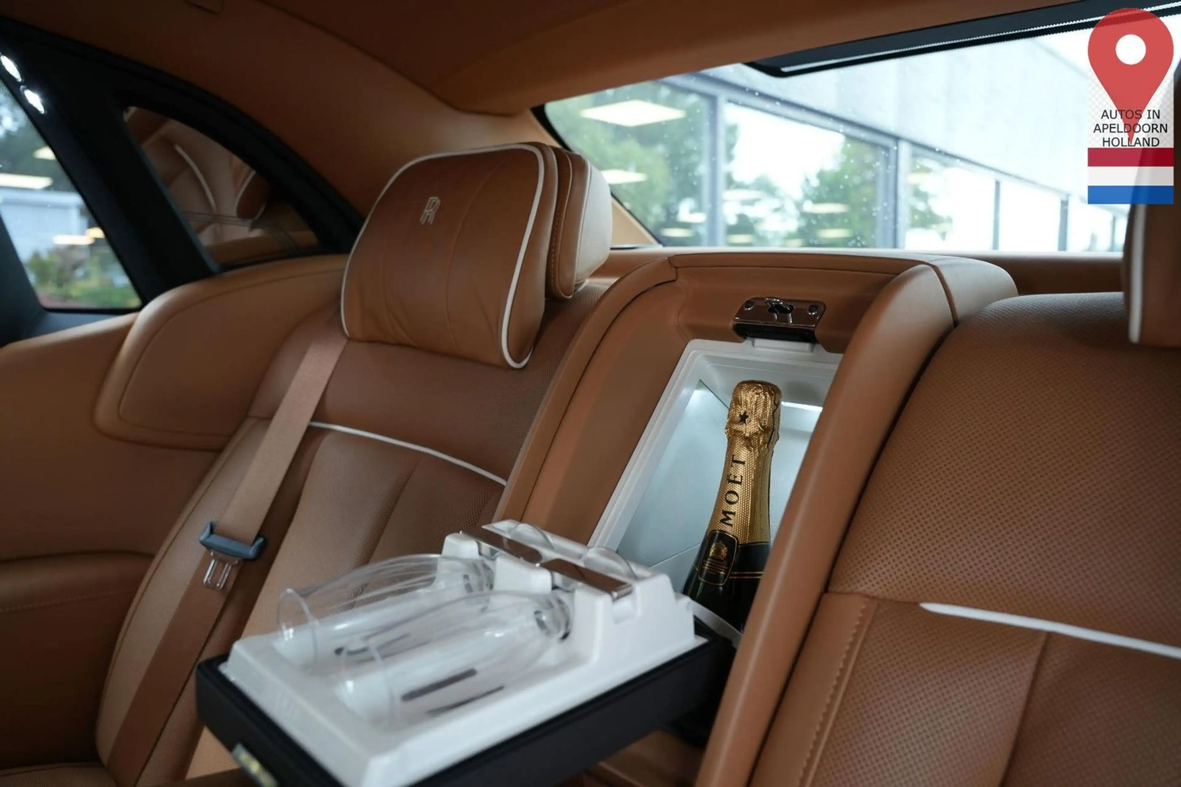 Rolls-Royce Phantom 6.7 V12 Starlight Headliner Rear Theatre — photo 7