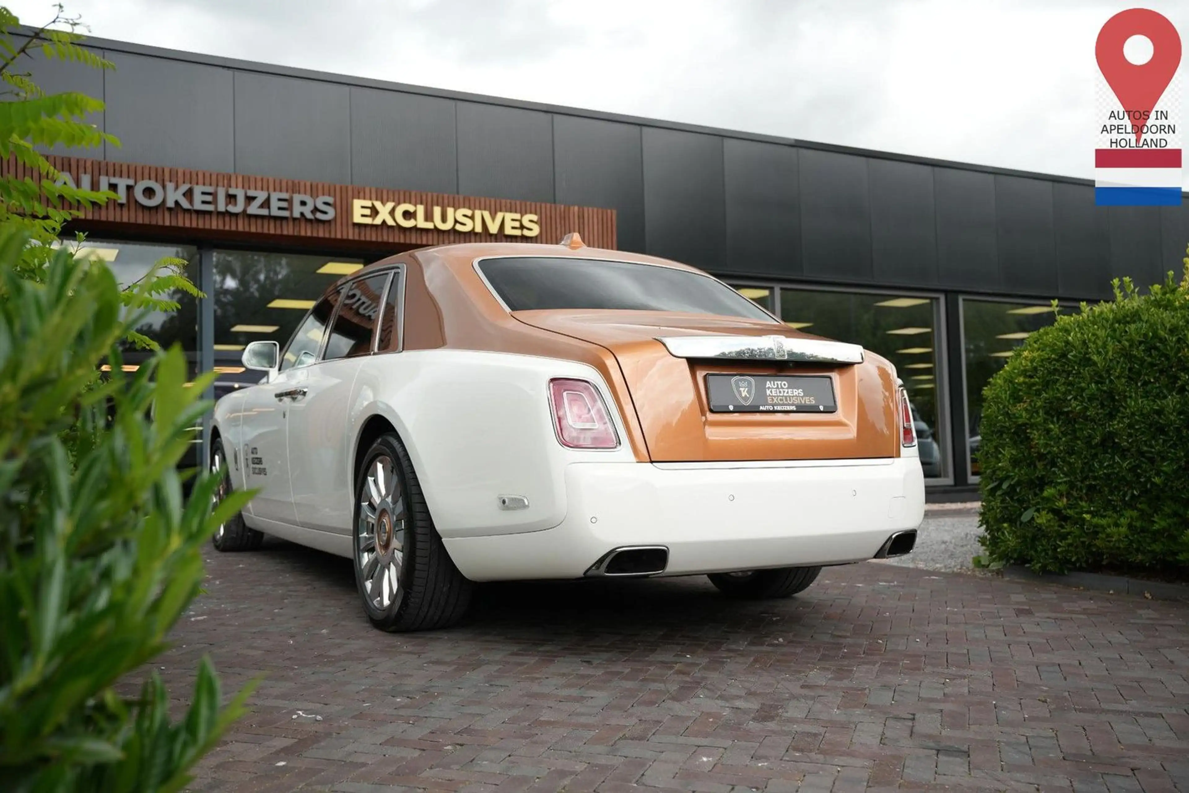 Rolls-Royce Phantom 6.7 V12 Starlight Headliner Rear Theatre — photo 14