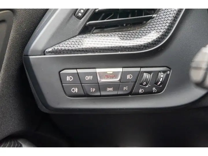 BMW Serie 1 118d (F40) 2023, foto 38