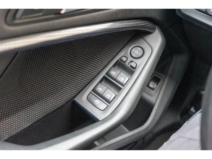BMW Serie 1 118d (F40) 2023, foto 9