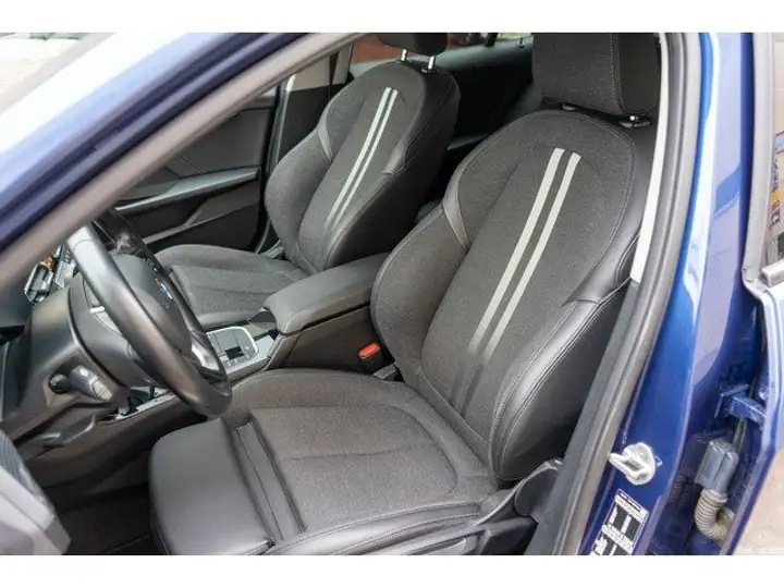 BMW Serie 1 118d (F40) 2023, foto 6