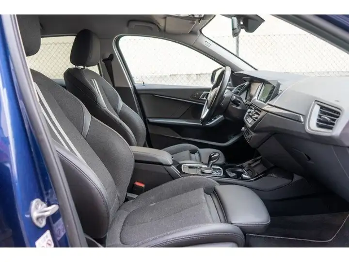 BMW Serie 1 118d (F40) 2023, foto 23