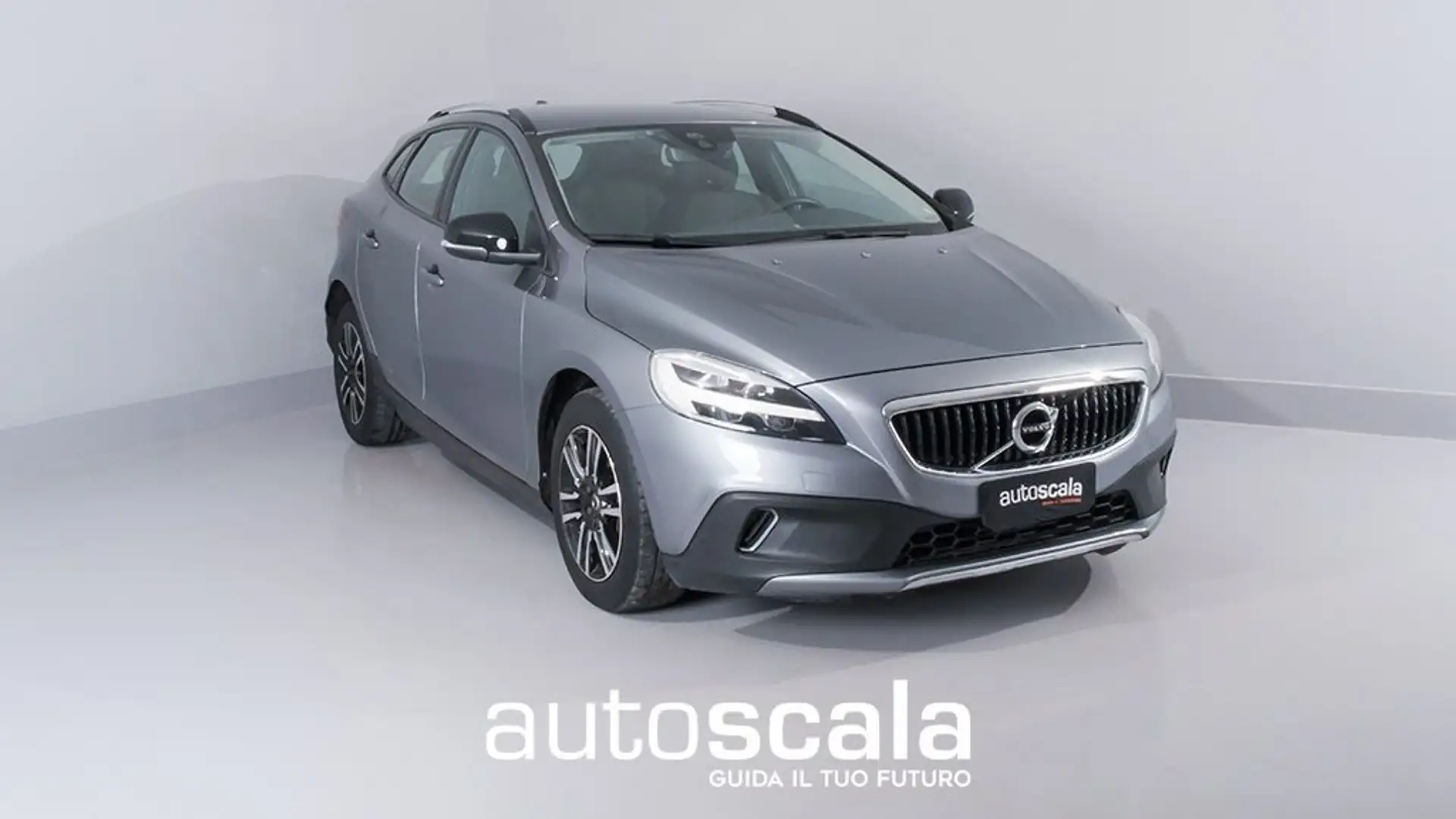 Volvo V40 Cross Country D2 Momentum Grigio - 1