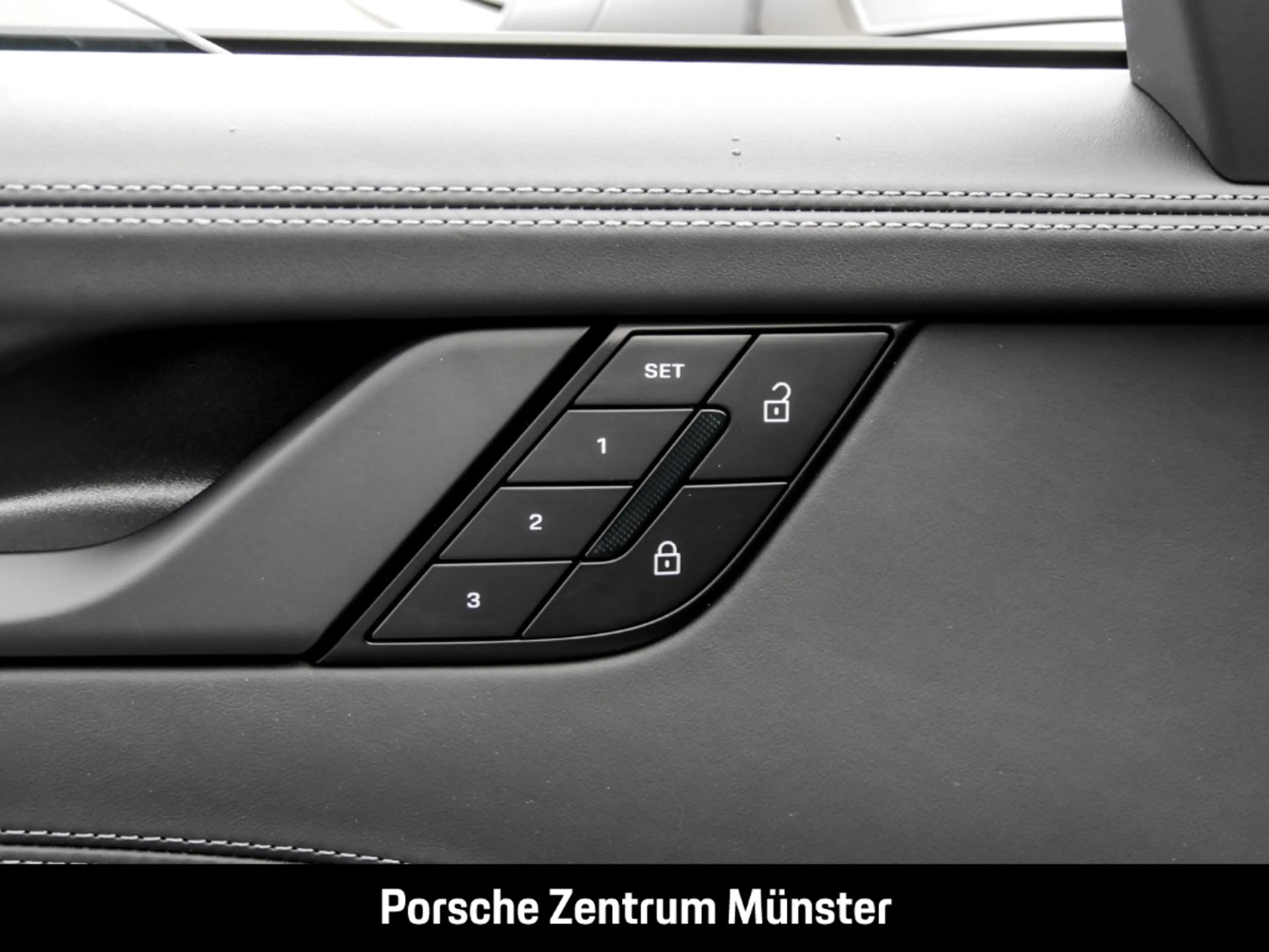 Porsche 992 911 Spirit 70 Burmester Clubleder InnoDrive — photo 15