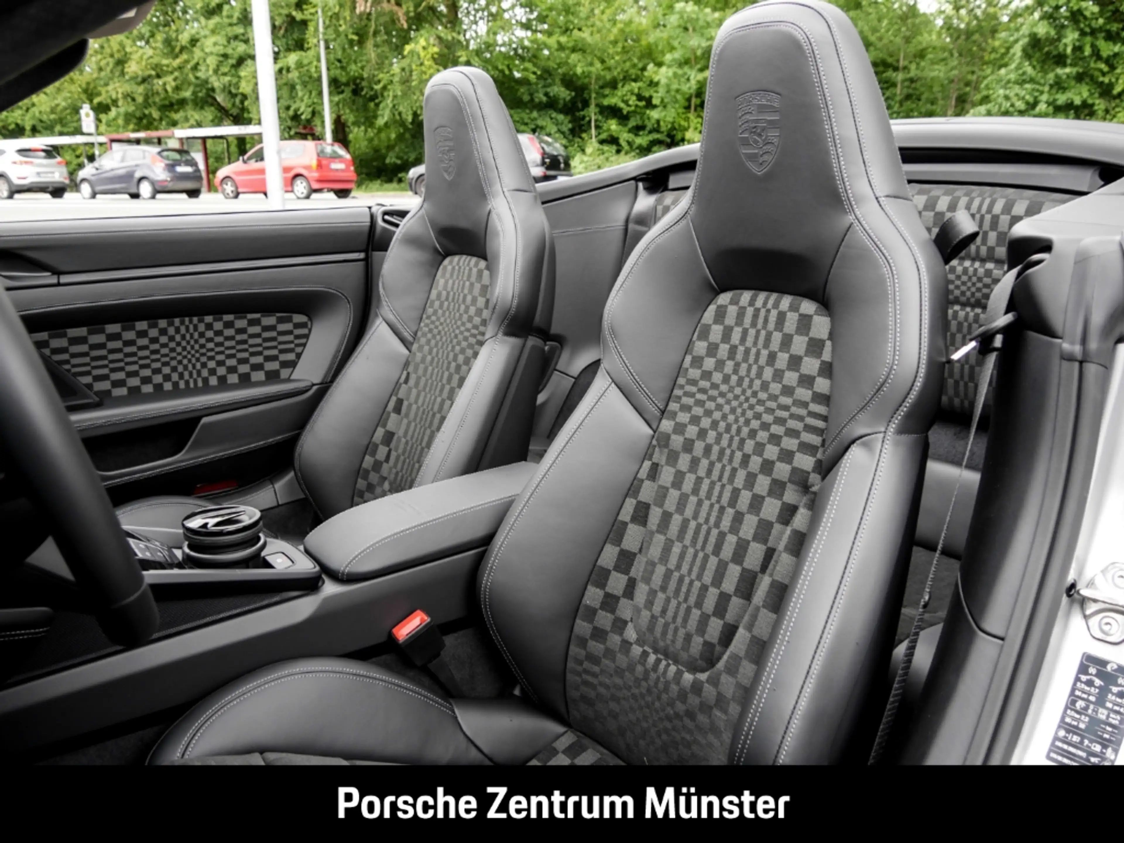 Porsche 992 911 Spirit 70 Burmester Clubleder InnoDrive — photo 8