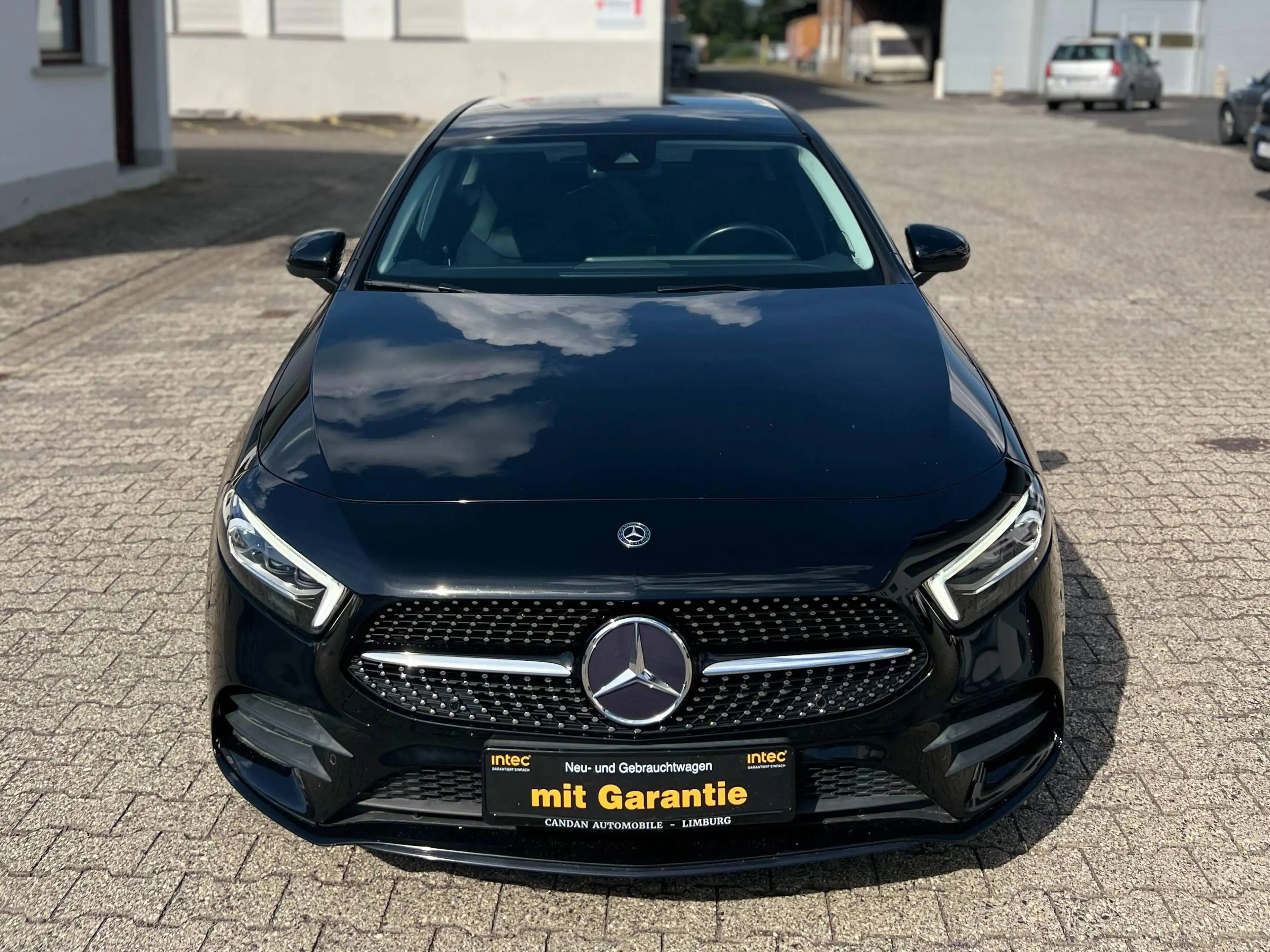 Mercedes-Benz A 220 A 220*AMG*MBUX*MULTI LED*ALL BLACK — photo 4