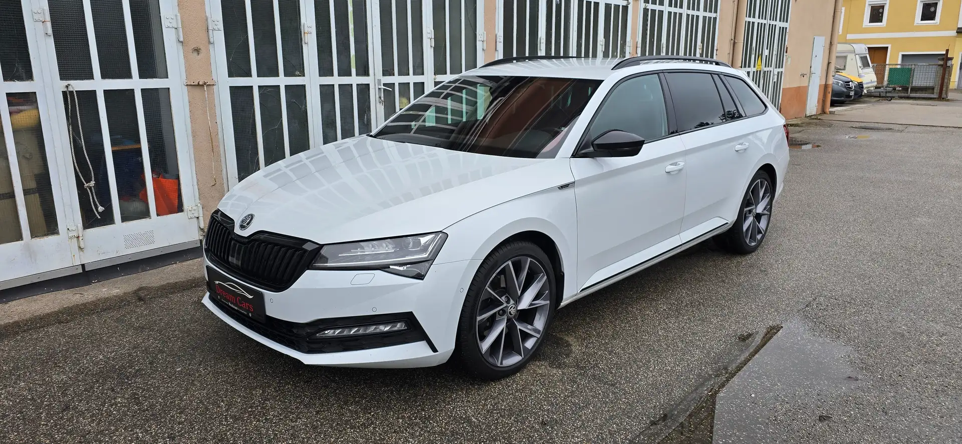 Skoda Superb Sportline 2,0 TDI DSG *Kamera*19zoll*Matrix*AHK* Weiß - 1