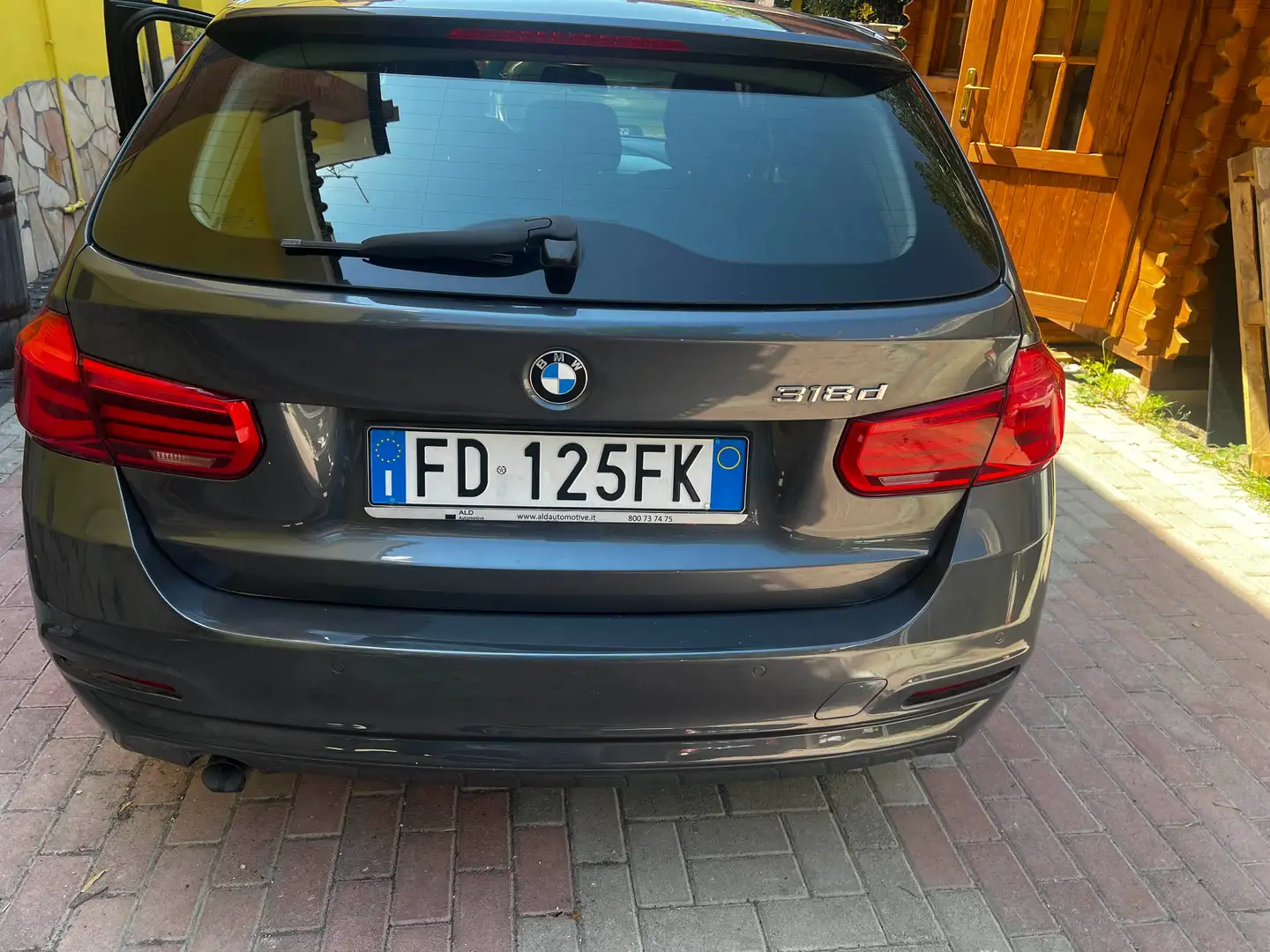 BMW 318 Serie 3 F31 318d Touring Business Advantage auto Gri - 2