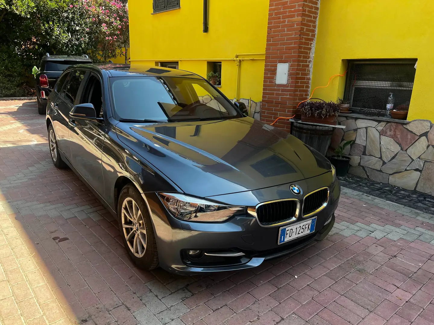 BMW 318 Serie 3 F31 318d Touring Business Advantage auto Gri - 1