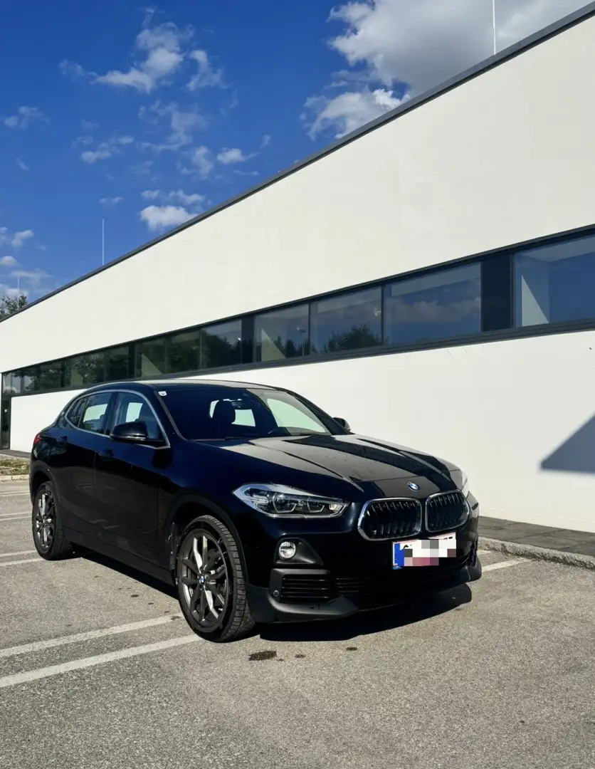 BMW X2 sDrive 18 d Schwarz - 1