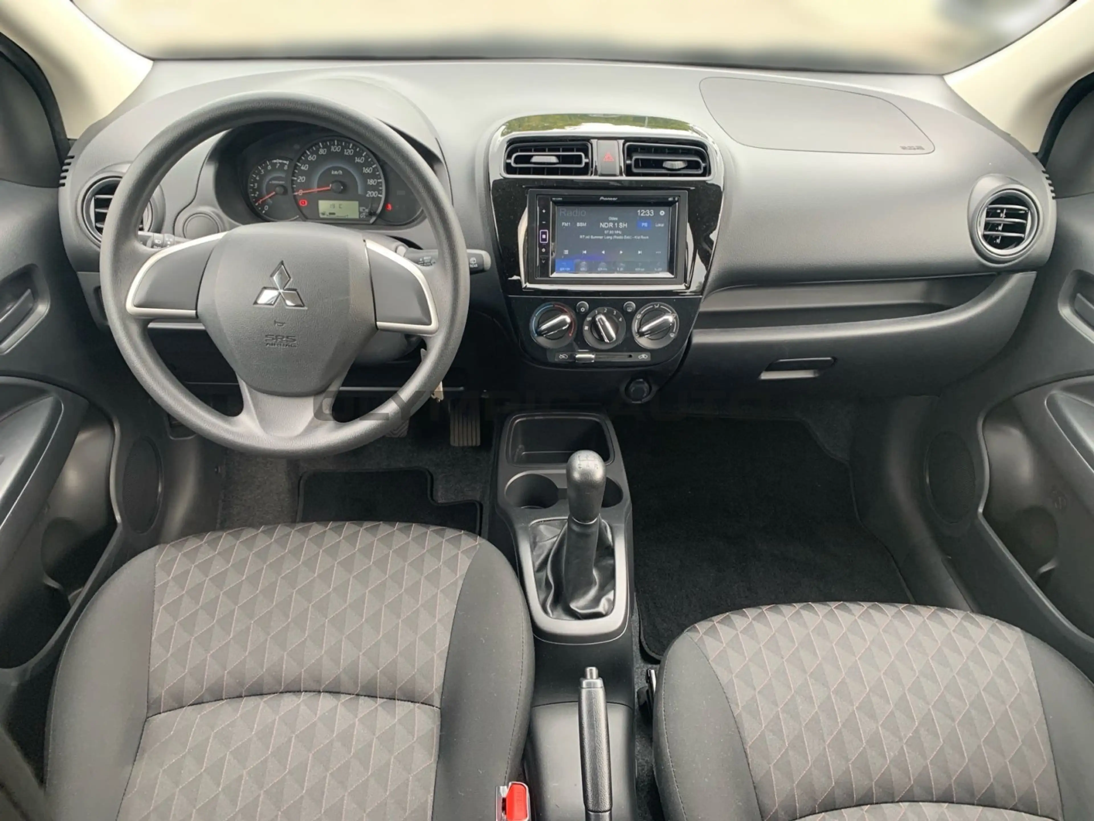 Mitsubishi Space Star Select 1,2 l KLIMA ZV RADIO GJR — photo 10