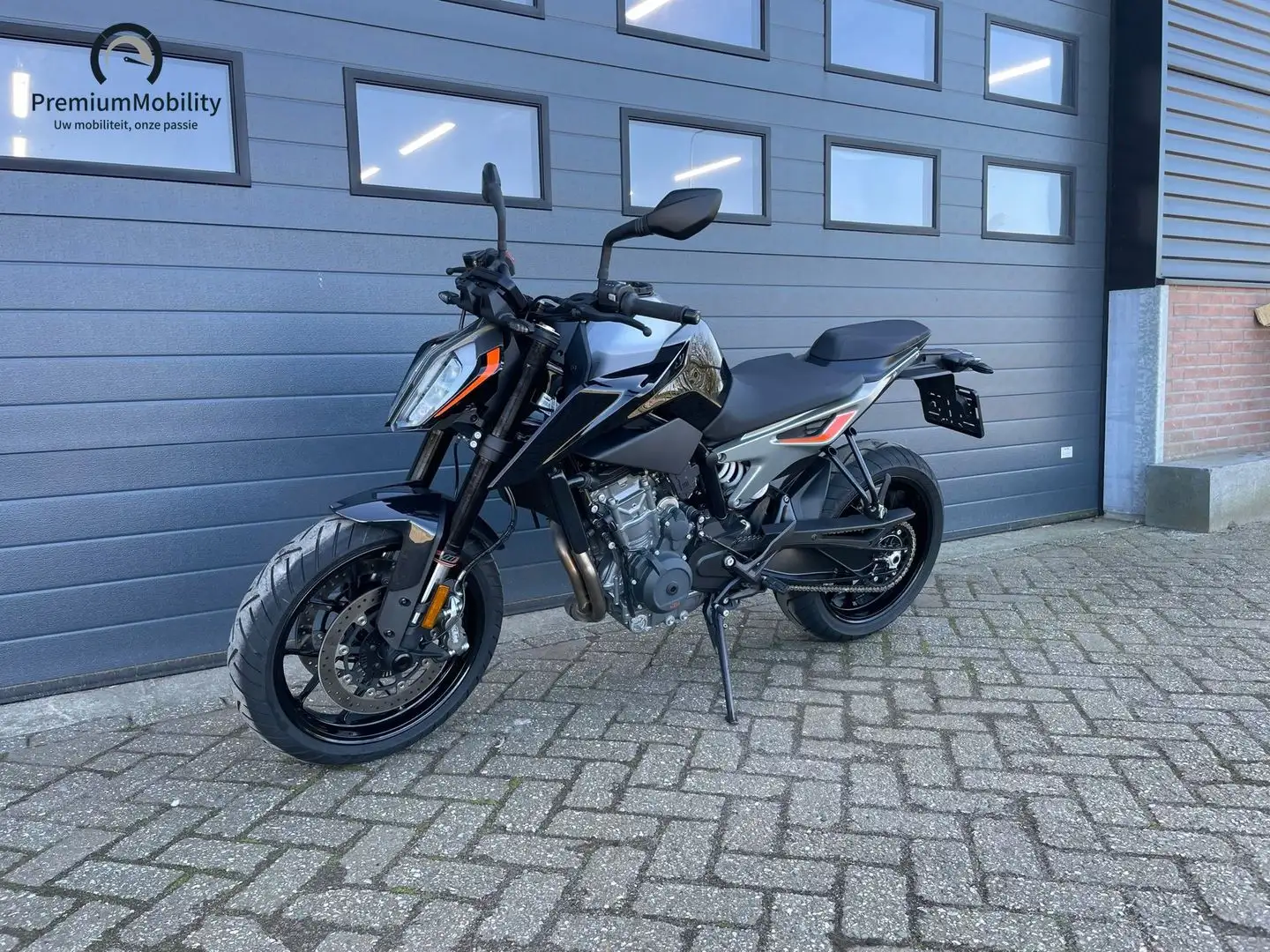 KTM 790 Duke Zwart - 1