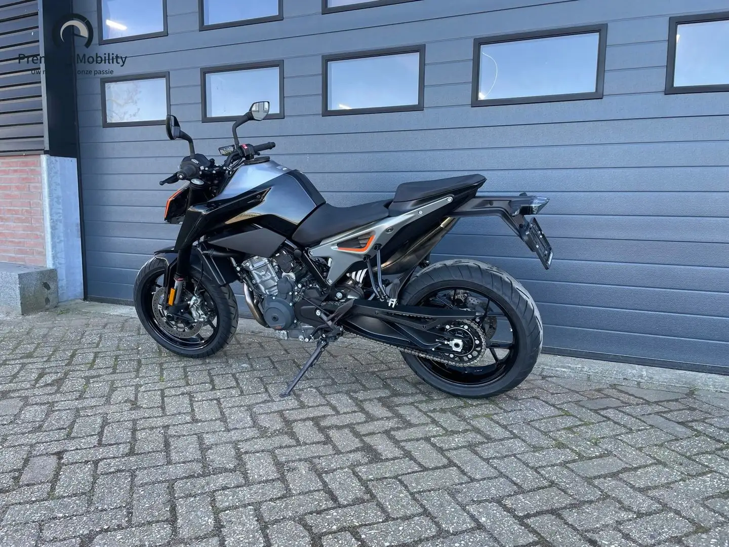 KTM 790 Duke Zwart - 2