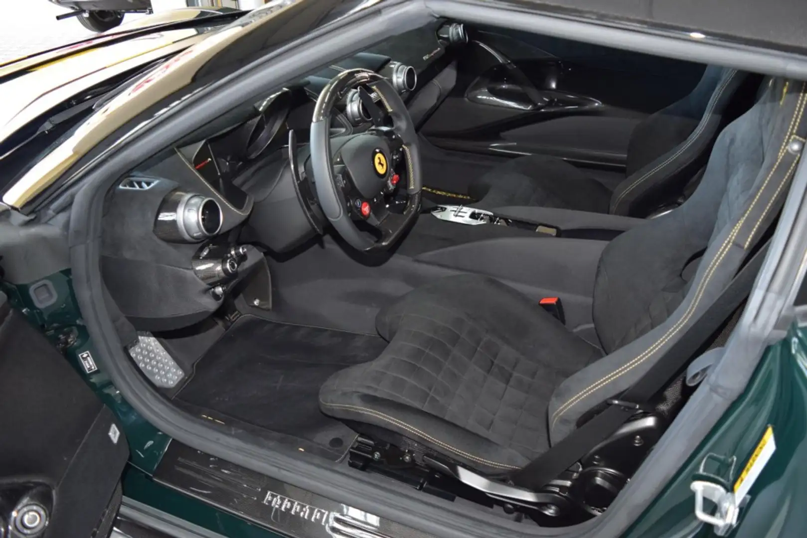 Ferrari 812 Competizione Aperta Grün - 2
