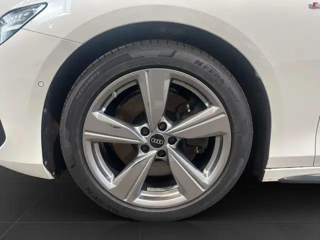 Audi A6 view 7