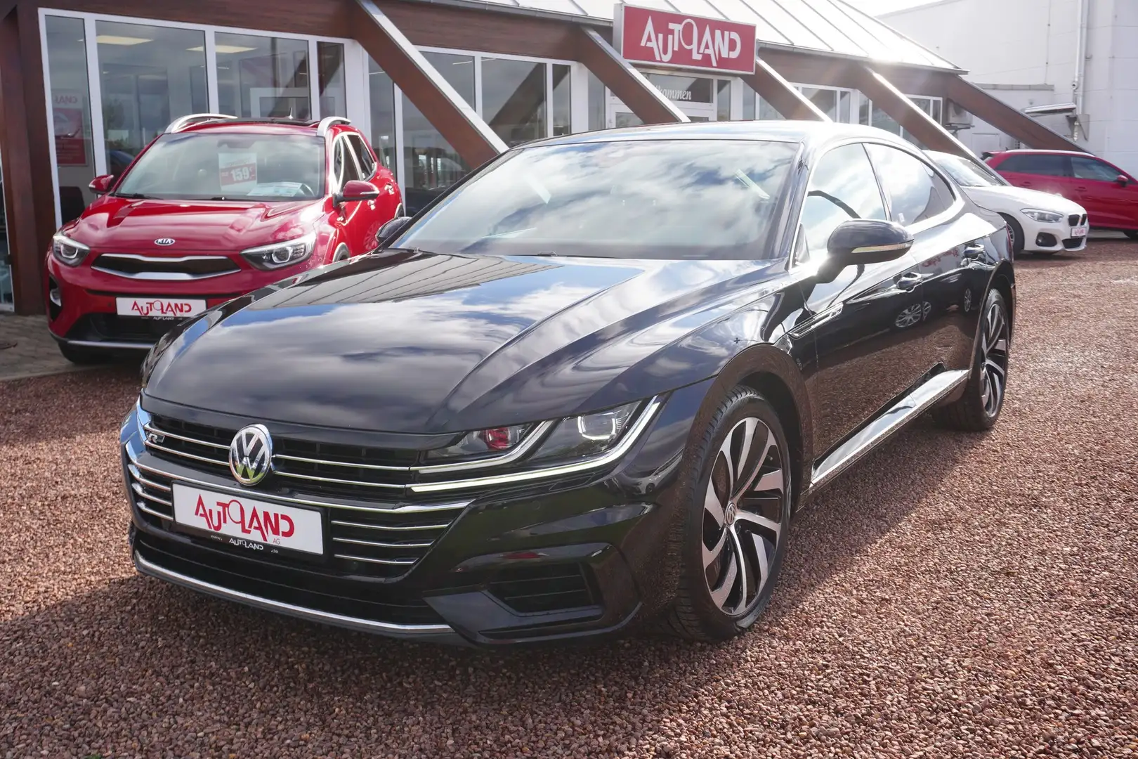 Volkswagen Arteon 2.0 TDI 4Motion DSG R-Line LED Navi Pano Zwart - 2