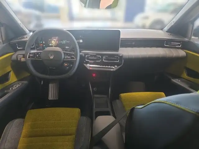 Renault Iconic 150 view 11