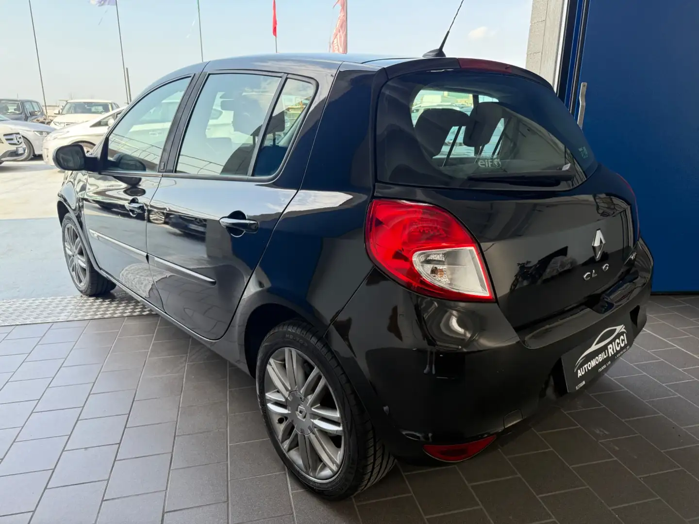 Renault Clio 1.5 dCi 75CV 5 porte Dynamique Nero - 2