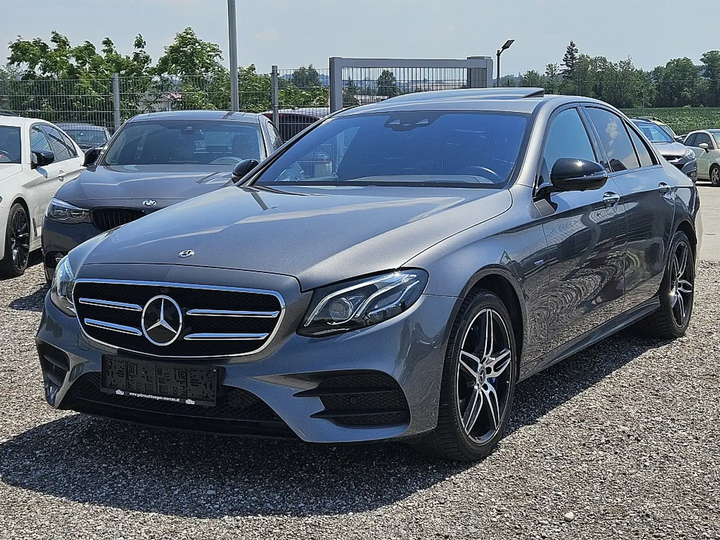 Mercedes-Benz E 350 e PHEV Exclusive Aut. Grau - 1