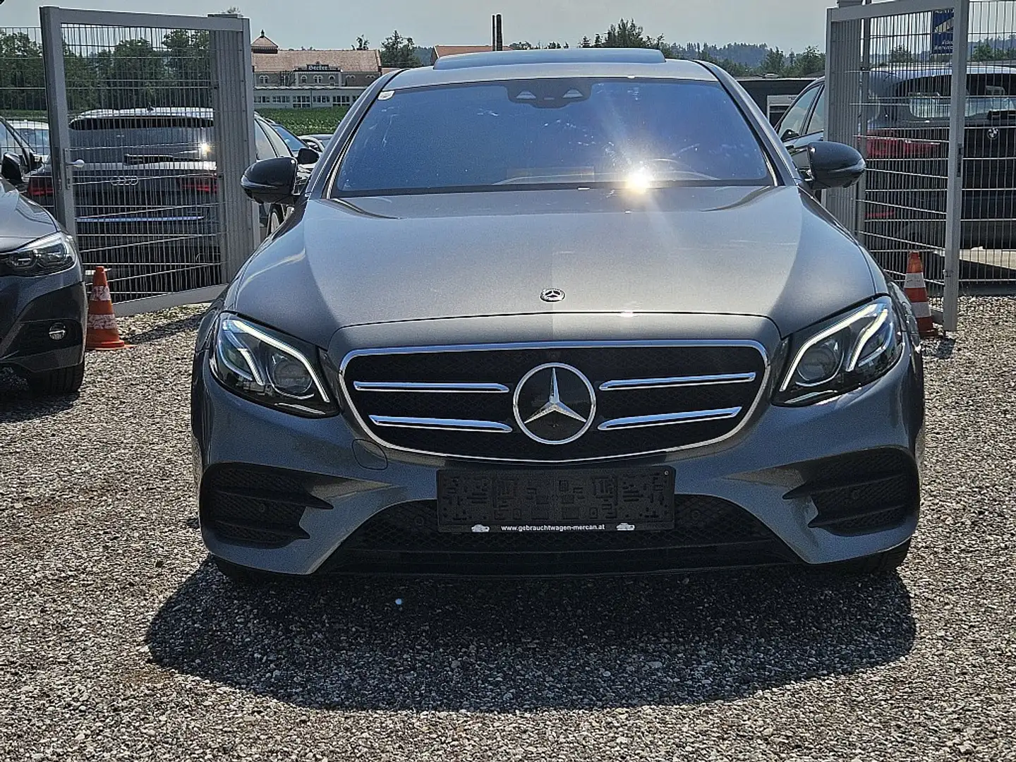 Mercedes-Benz E 350 e PHEV Exclusive Aut. VOLLAUSSTATTUNG!!! Gris - 2