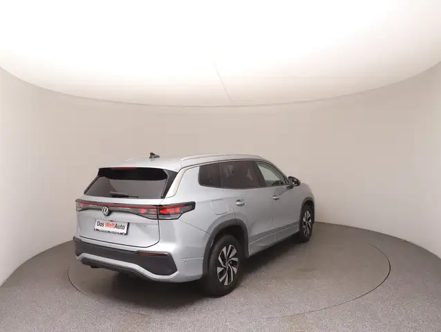 Volkswagen Tayron view 4