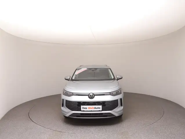 Volkswagen Tayron view 3