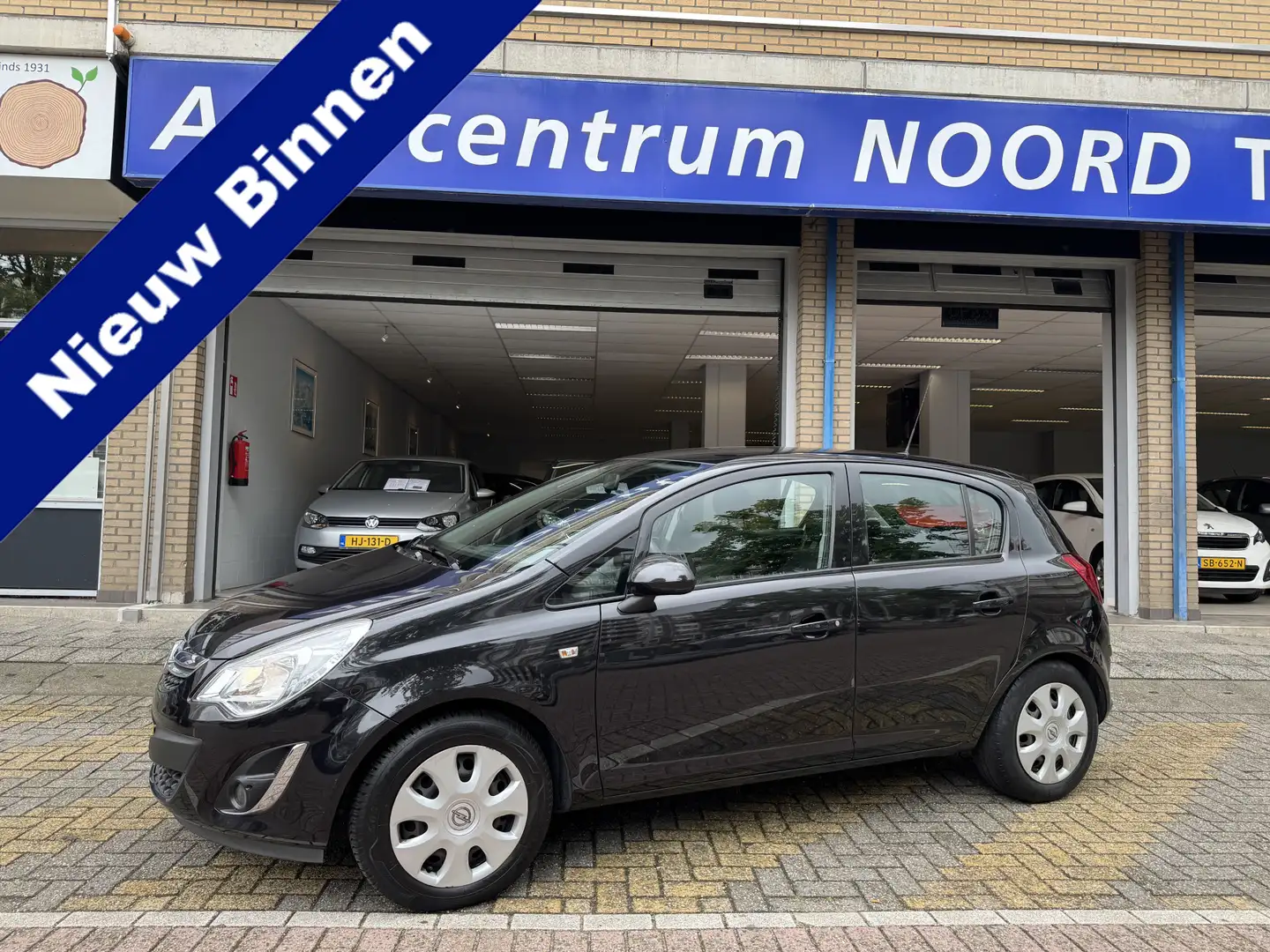 Opel Corsa 1.2-16V Cosmo | Navigatie | Cruise Control | Airco Noir - 1