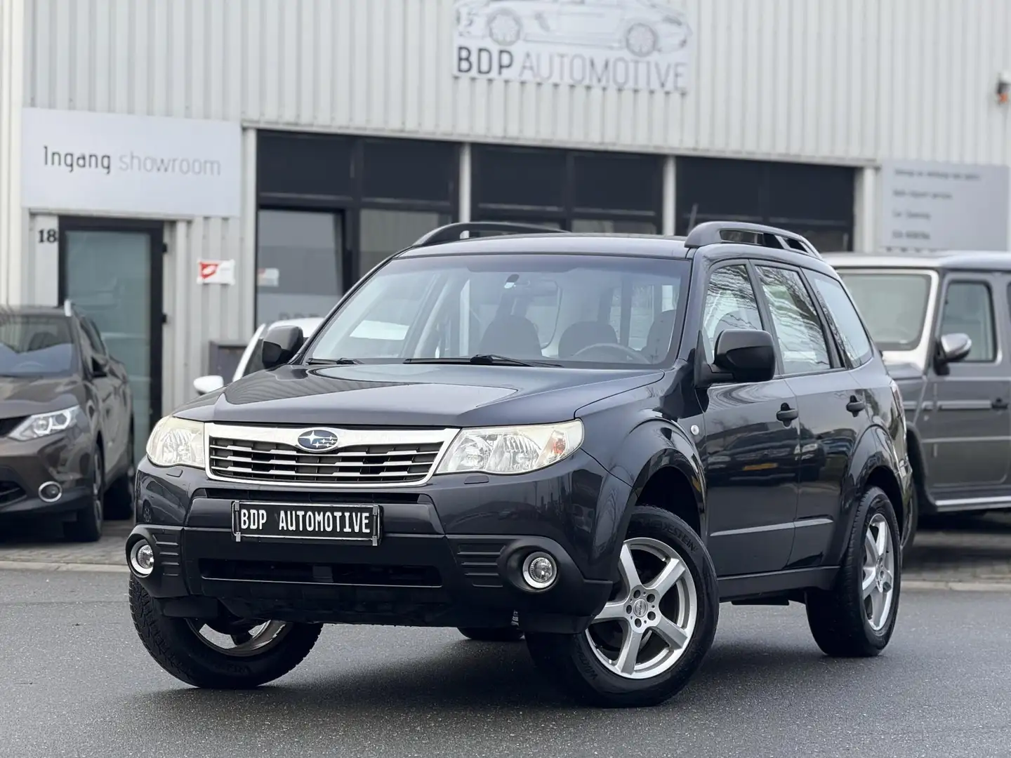 Subaru Forester 2.0 X Intro 4x4/BLUETOOTH APPLE CARPLAY/STOELVERWA Grijs - 2