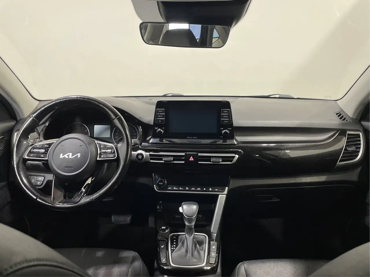Kia Seltos снимка Kia Seltos
