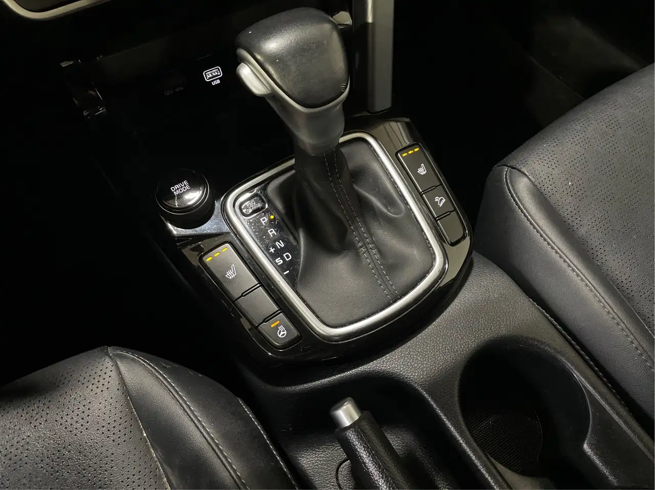 Kia Seltos снимка Kia Seltos