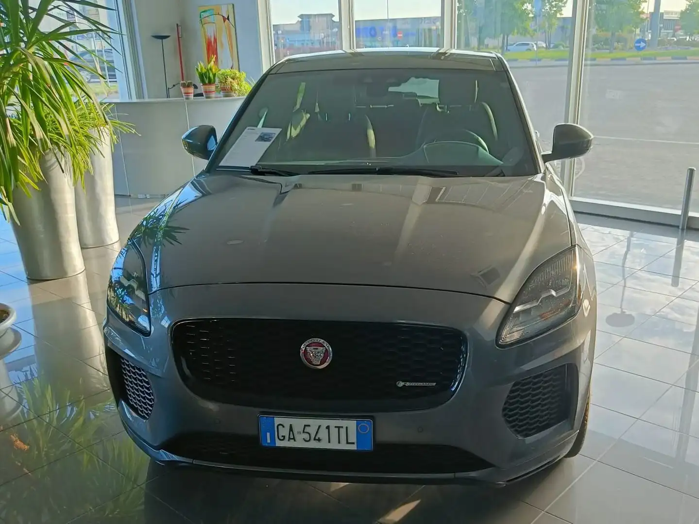 Jaguar E-Pace 2.0 AWD aut chequered flag Grigio - 2