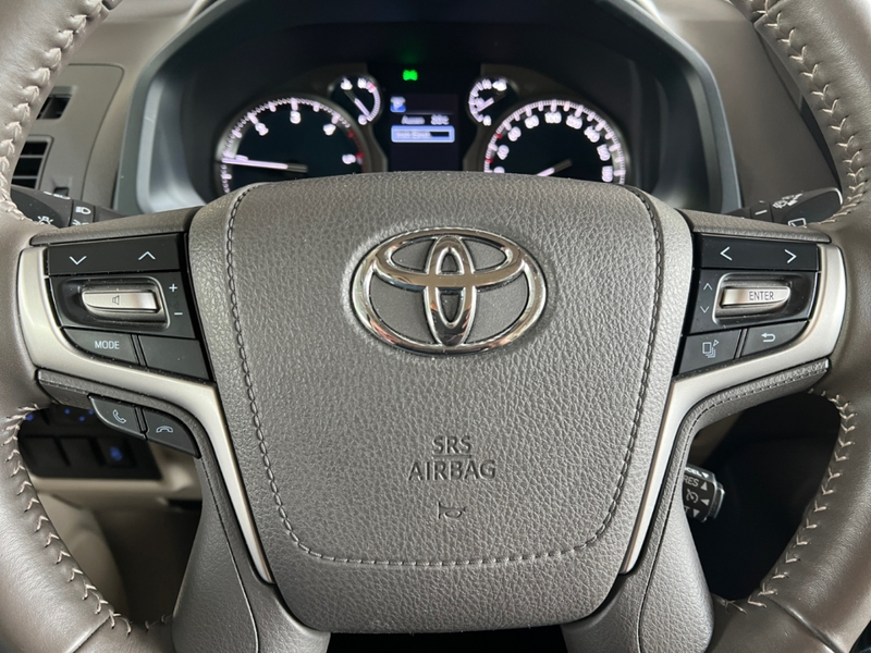 Toyota Land Cruiser 2.8 D4-D Comfort *AHK*CAM*el. Sitze* — photo 13