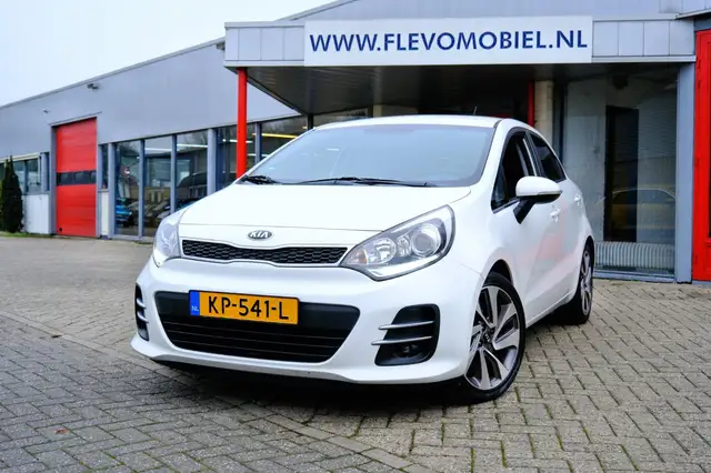 Kia Rio 1.2 CVVT ExecutiveLine Navi|Clima|Cam|Stoelverw|LM