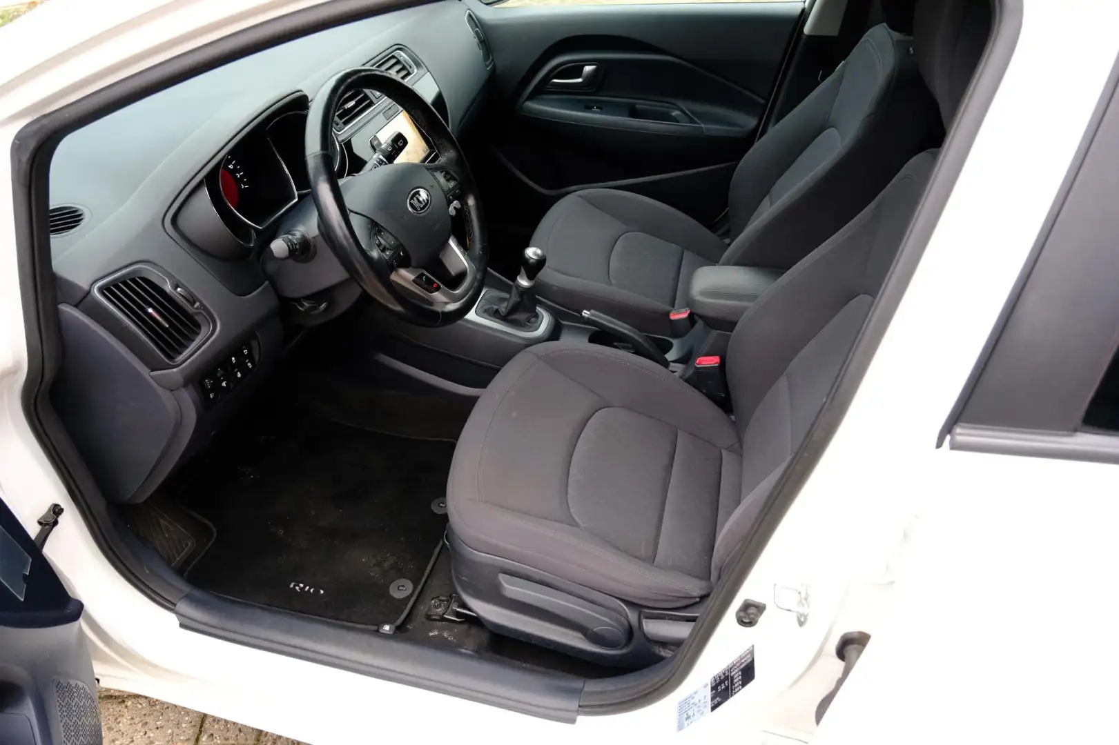 Kia Rio 1.2 CVVT ExecutiveLine Navi|Clima|Cam|Stoelverw|LM Wit - 2