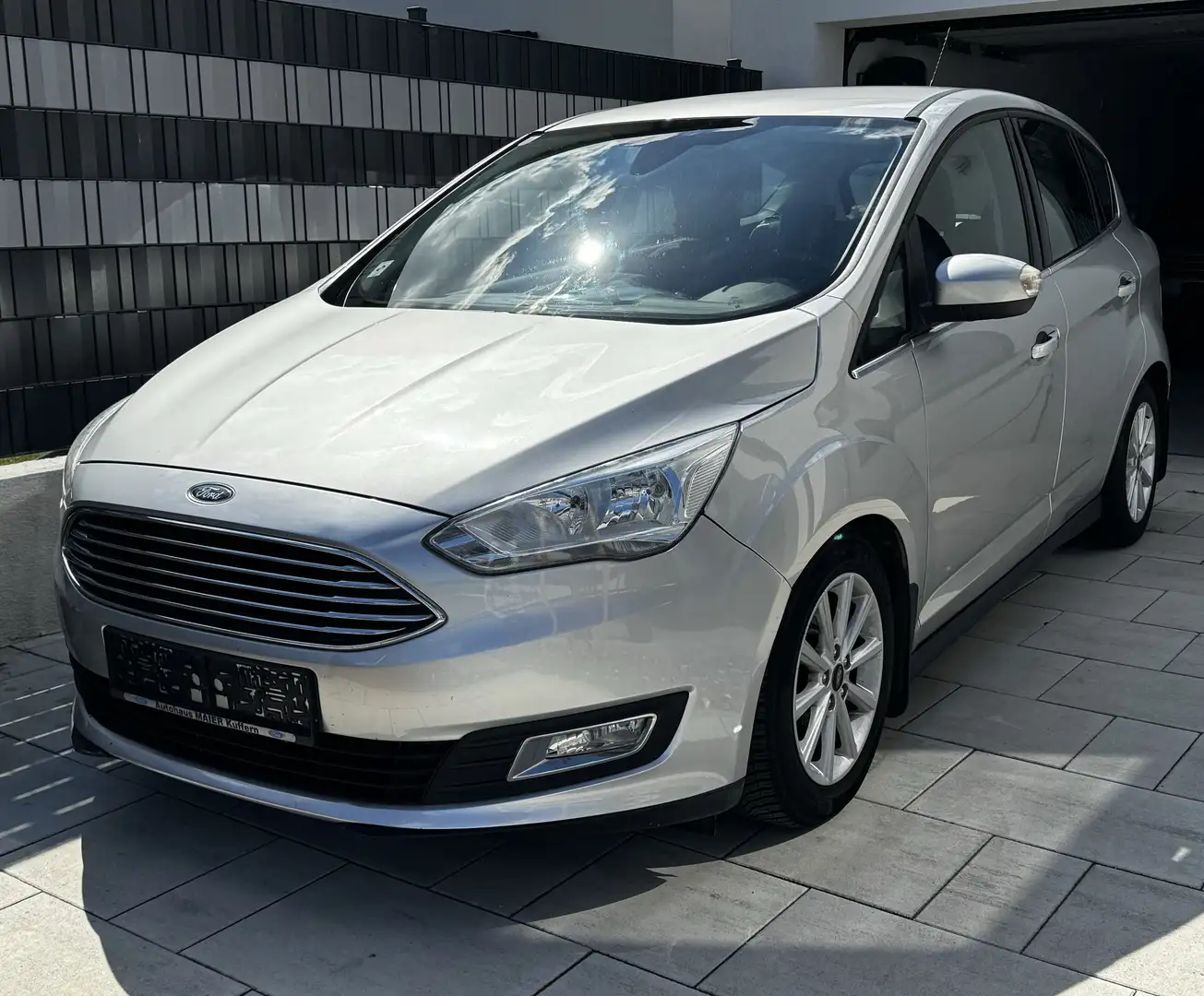 Ford C-Max Titanium 1,5 TDCi Powershift - 1