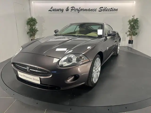 Jaguar XK XK Coupé 4.2i V8 - BVA - 64 000km - Magnifique configuration