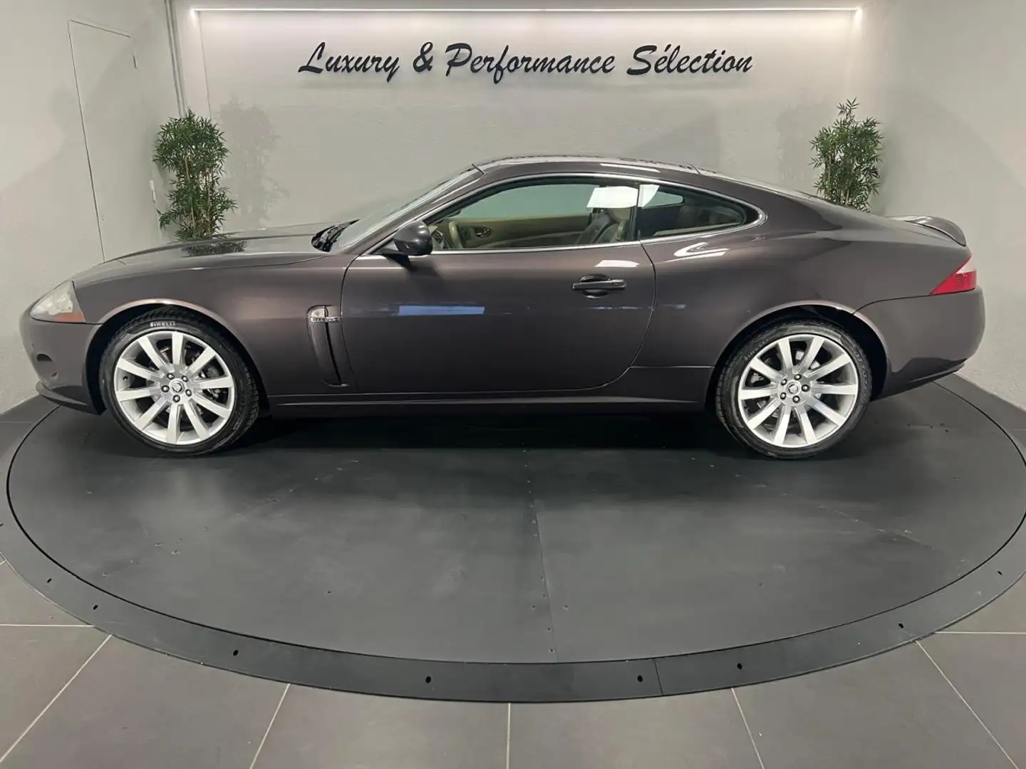 Jaguar XK XK Coupé 4.2i V8 - BVA - 64 000km - Magnifique configuration Grau - 2