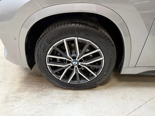 BMW X1 view 5