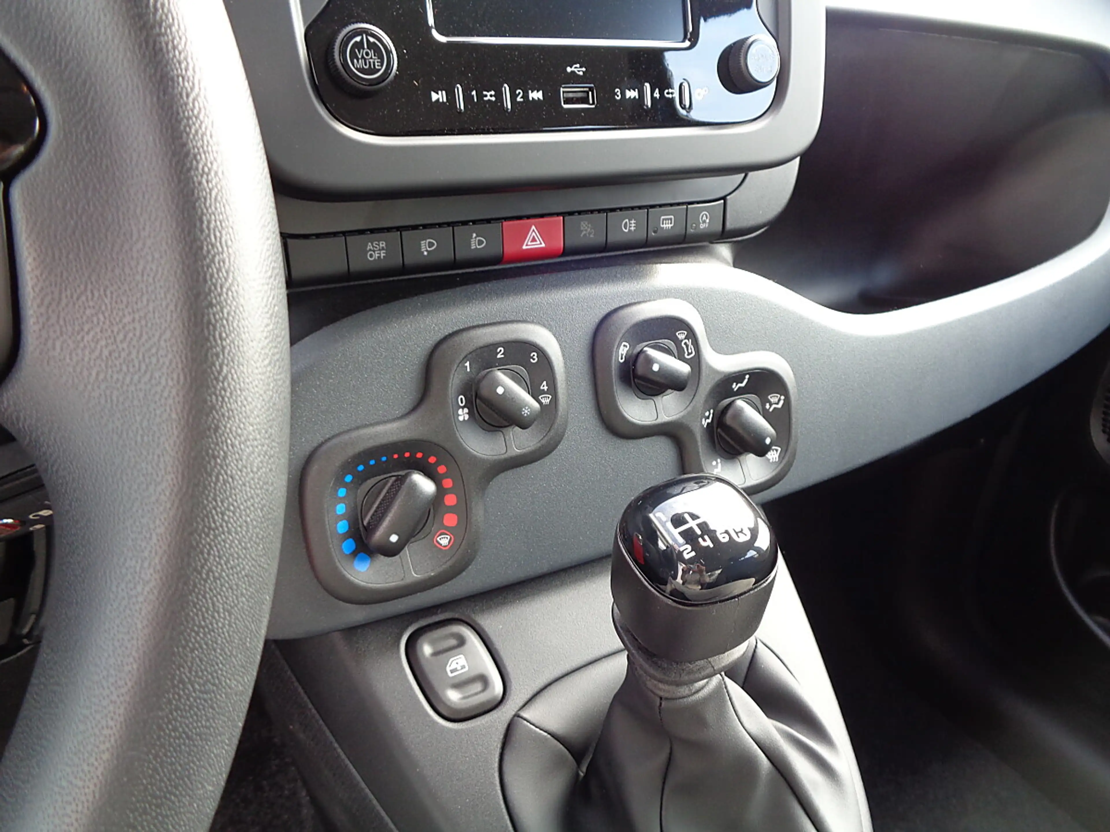 Fiat Panda 1,0 FireFly Hybrid 70 Mild Hybrid GSE — photo 12