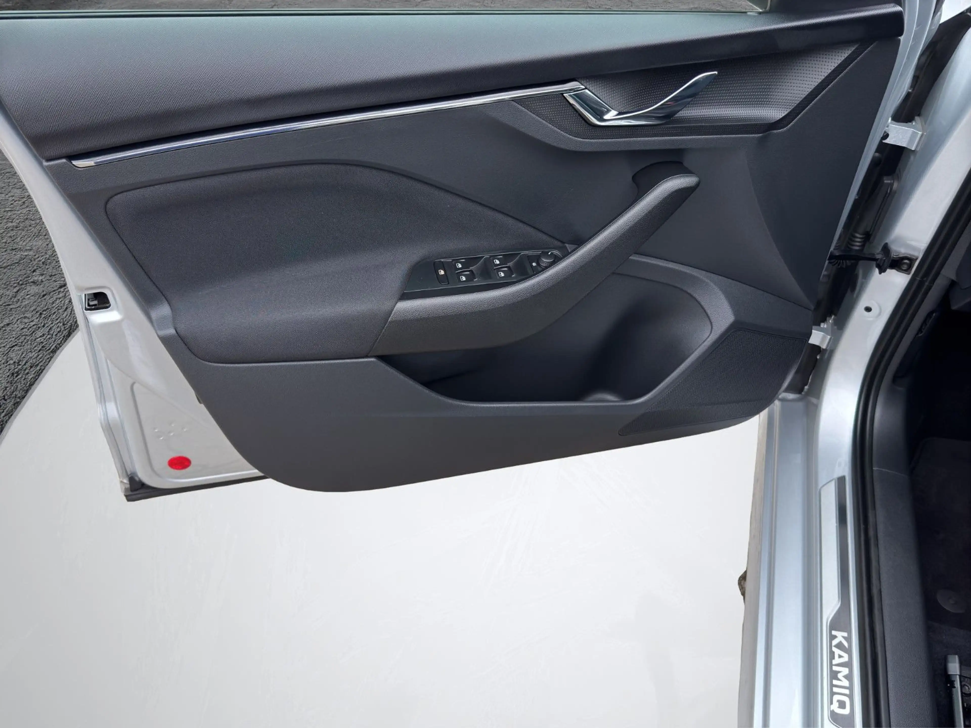 Skoda Kamiq 1.0 TSI Tour Navi R.Kamera Virtual AHK LED — photo 11