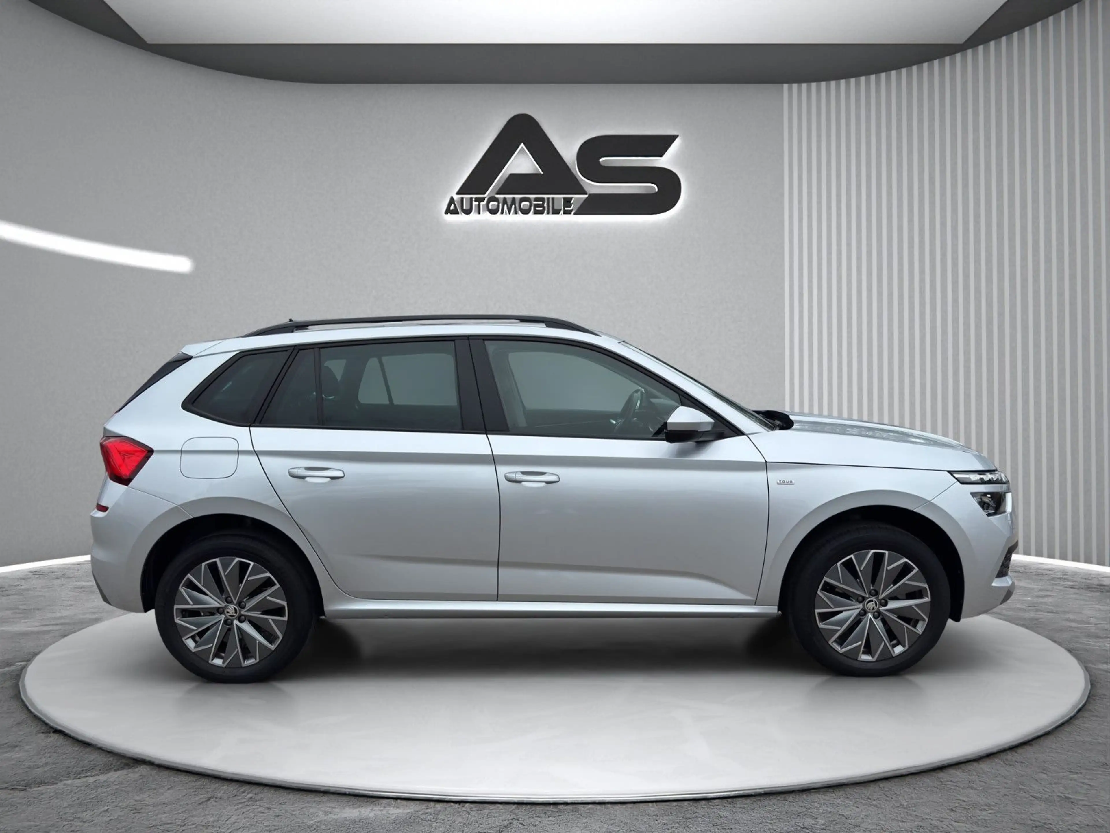 Skoda Kamiq 1.0 TSI Tour Navi R.Kamera Virtual AHK LED — photo 9