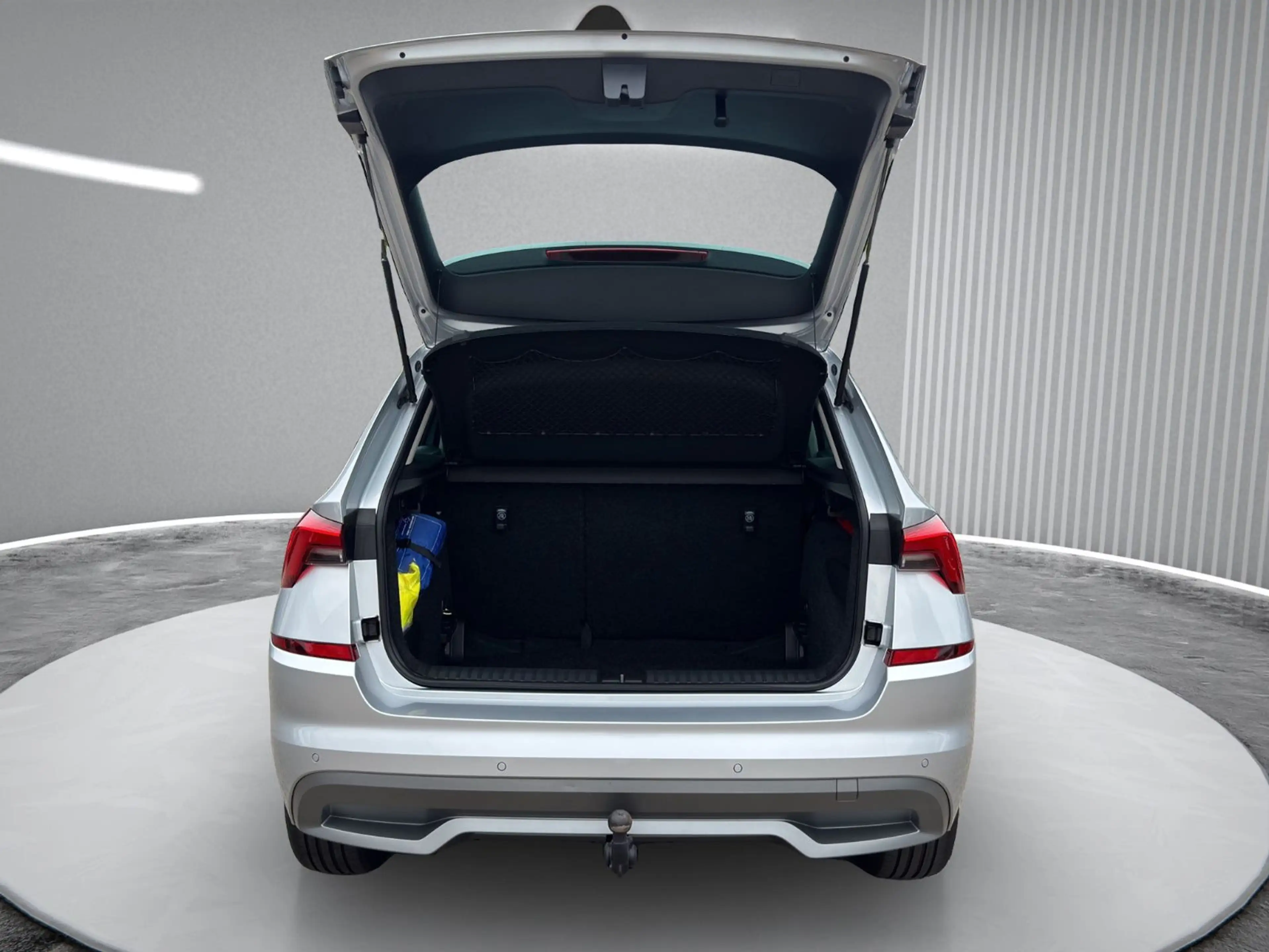 Skoda Kamiq 1.0 TSI Tour Navi R.Kamera Virtual AHK LED — photo 7