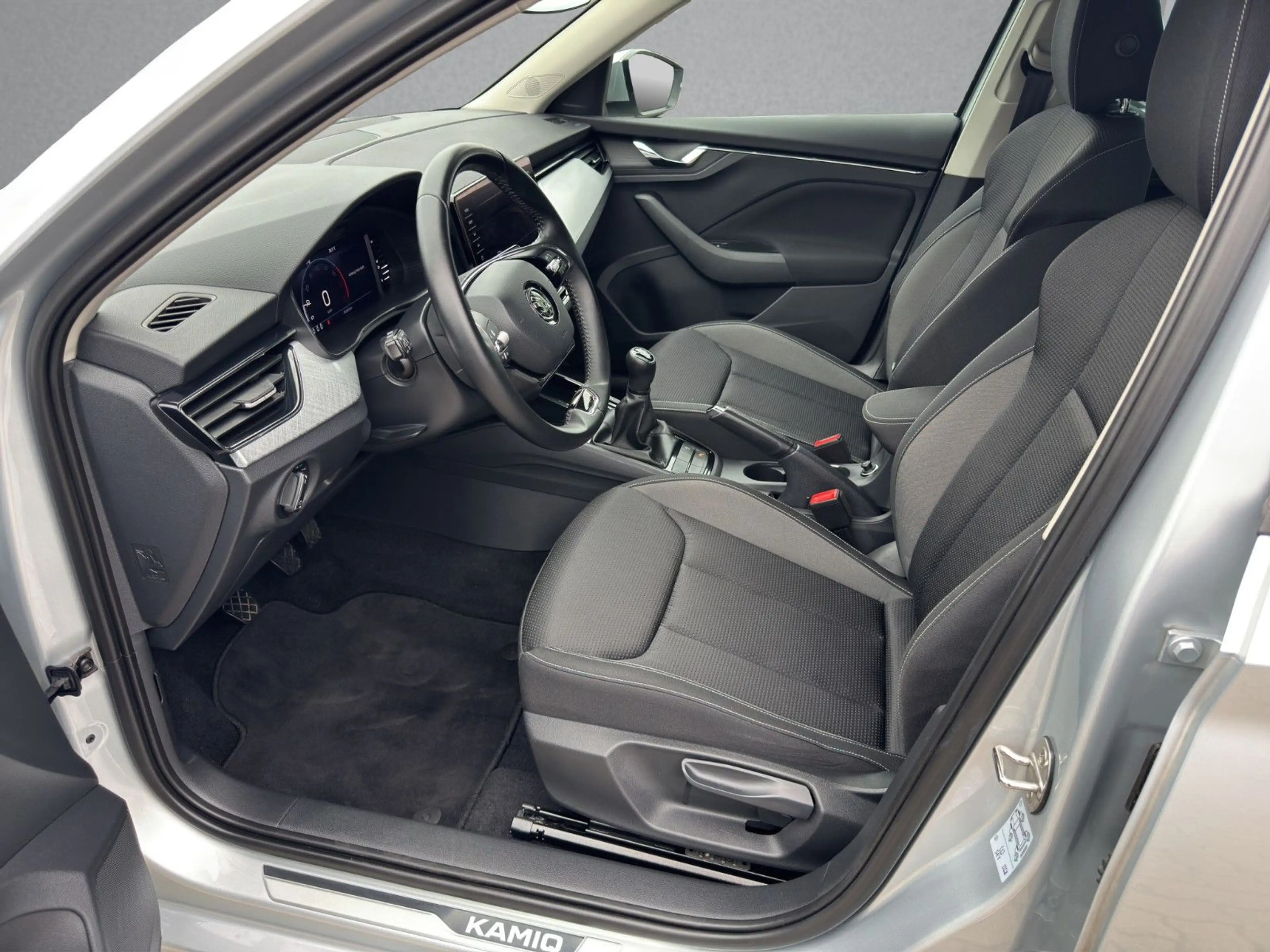 Skoda Kamiq 1.0 TSI Tour Navi R.Kamera Virtual AHK LED — photo 14