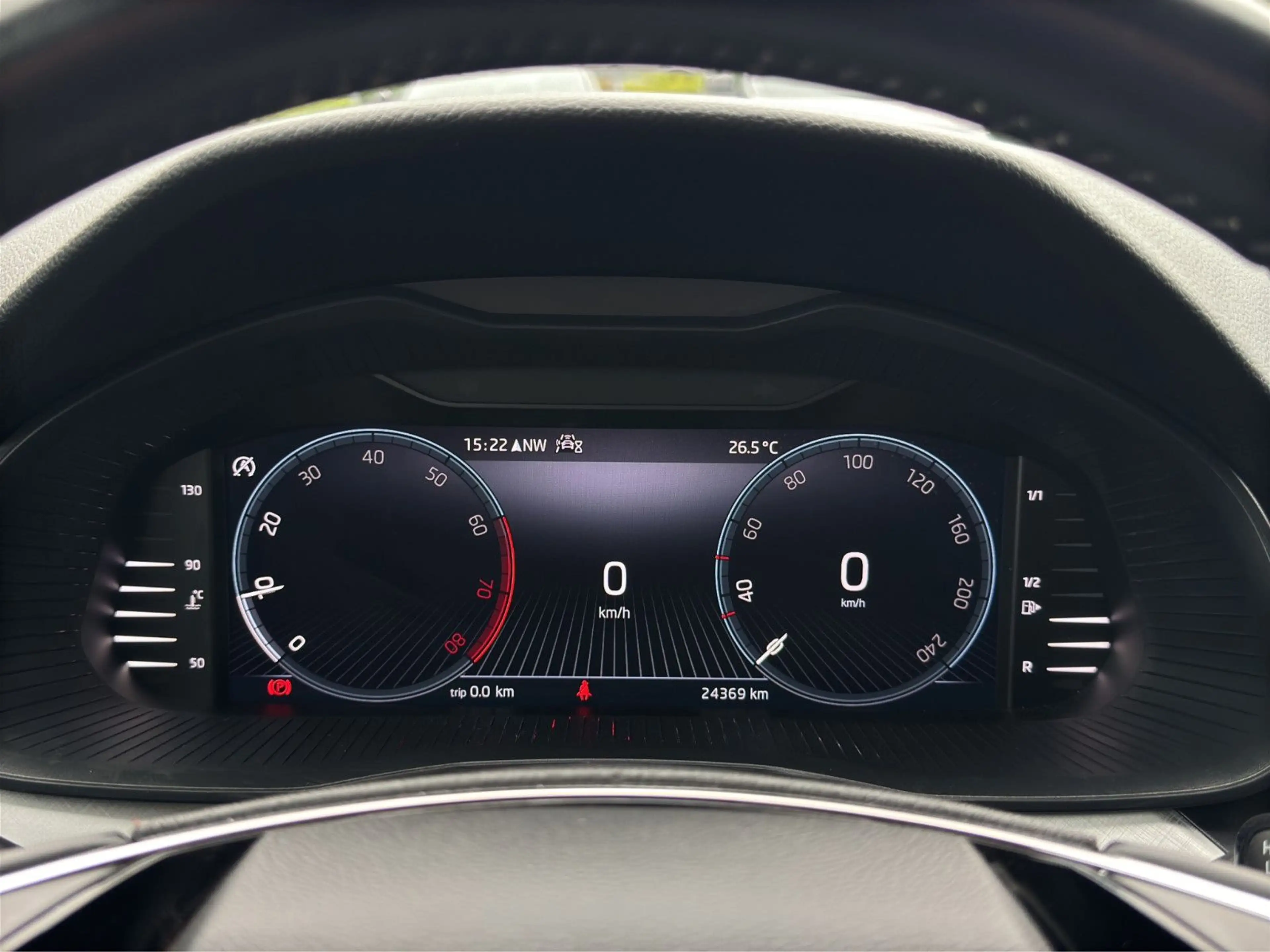 Skoda Kamiq 1.0 TSI Tour Navi R.Kamera Virtual AHK LED — photo 12