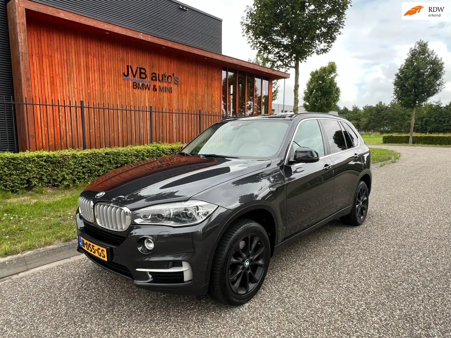 BMW X5 XDrive40e, incl. BTW. panoramadak, trekhaak, H&K Grijs - 1