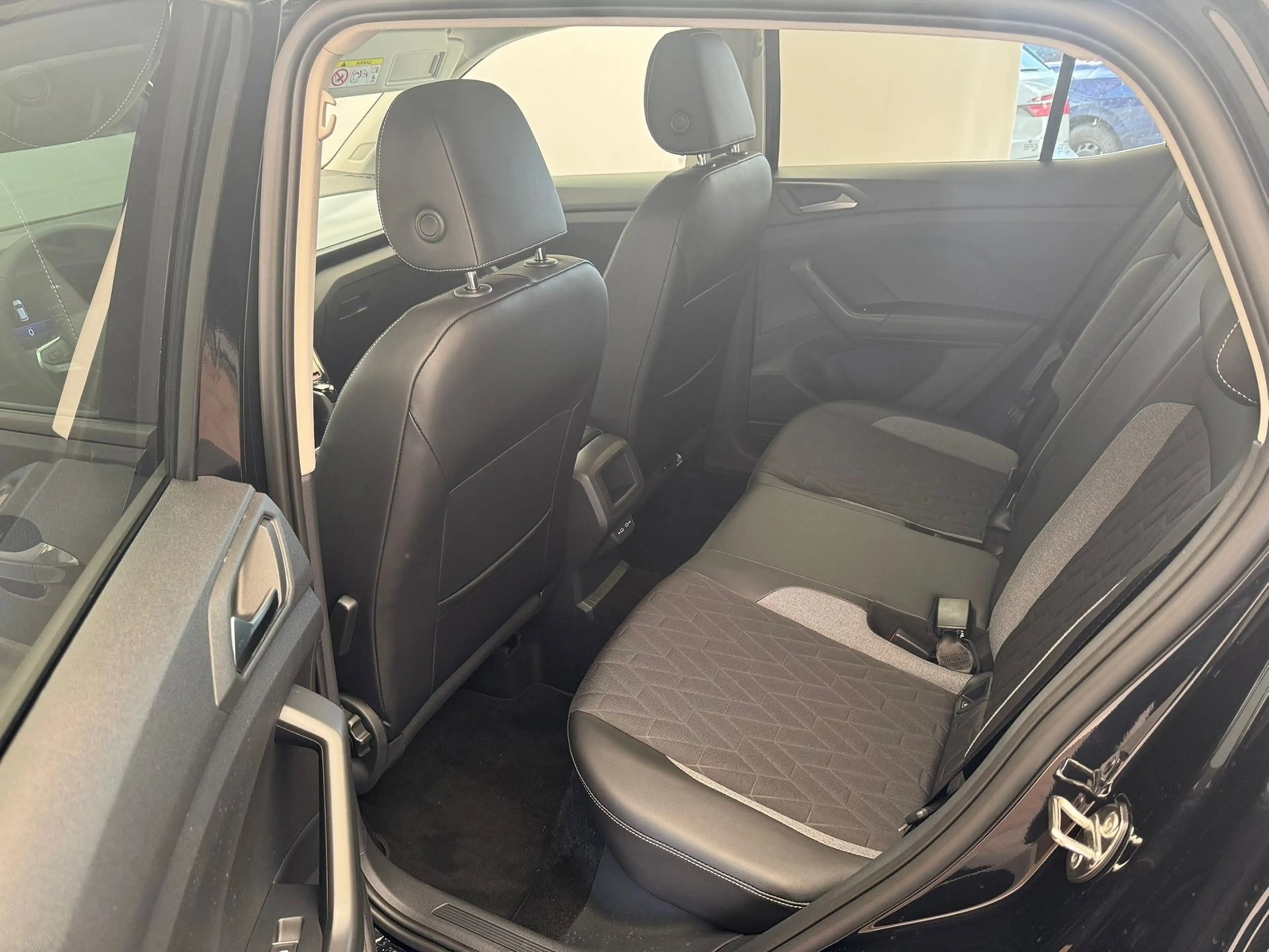 Volkswagen T-Cross Energy 1.0TSI DSG+AHK+KAMERA+ACC+APP+SHZ+GJR — photo 9