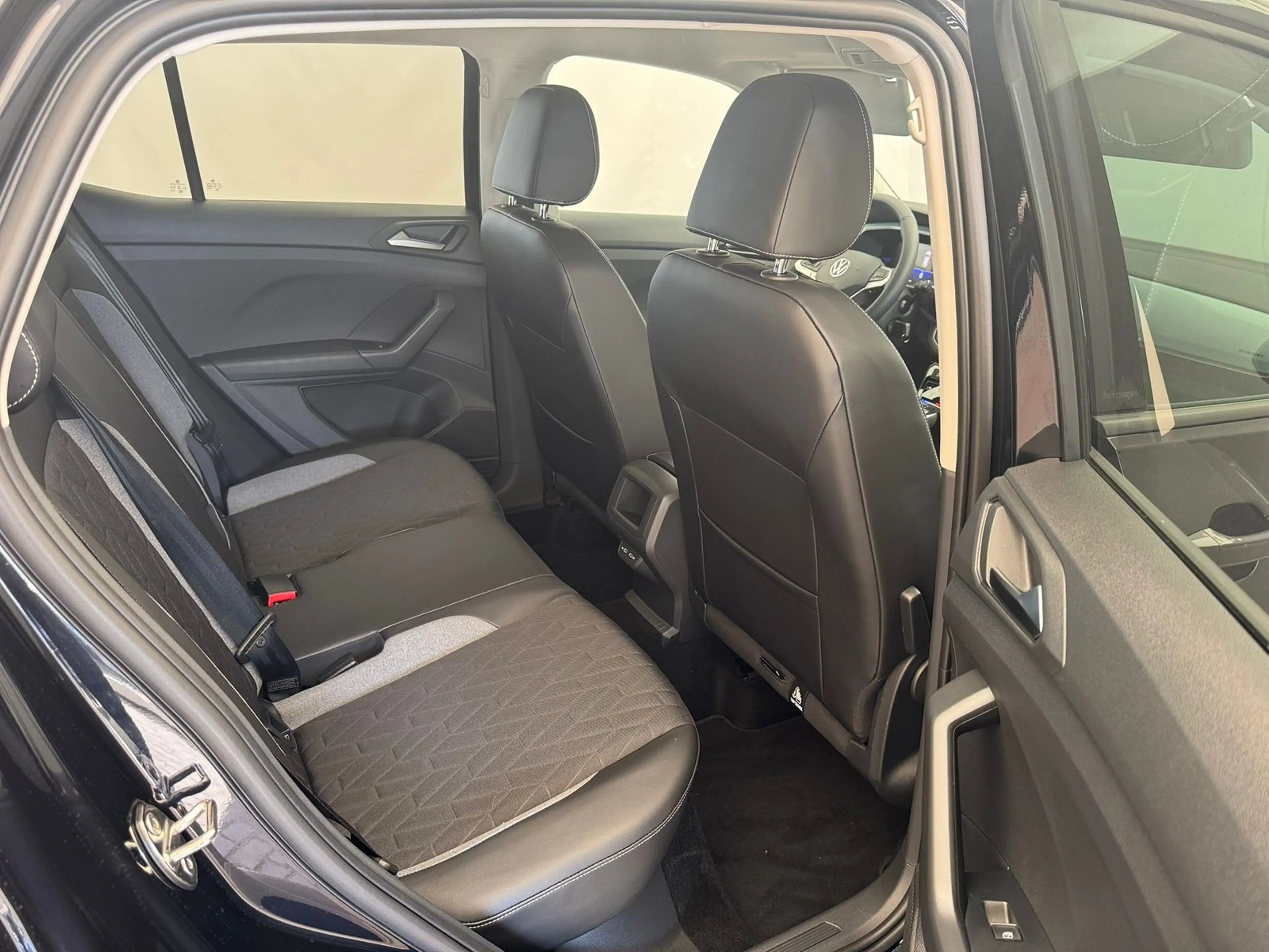 Volkswagen T-Cross Energy 1.0TSI DSG+AHK+KAMERA+ACC+APP+SHZ+GJR — photo 10